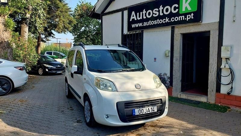 Branco Usado 2010 Fiat Fiorino Monovolume | € 8.000 - Imagem 1/4