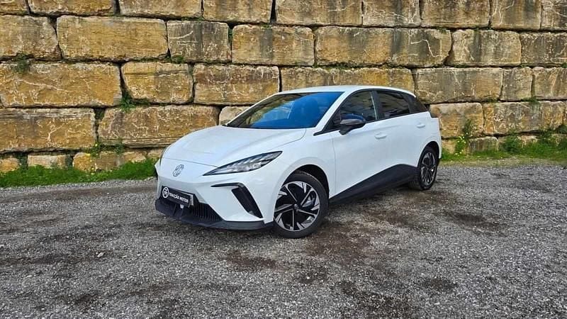 Usado MG MG4 EV Comfort 150 kW (204 HP) 2023 Branco Citadino