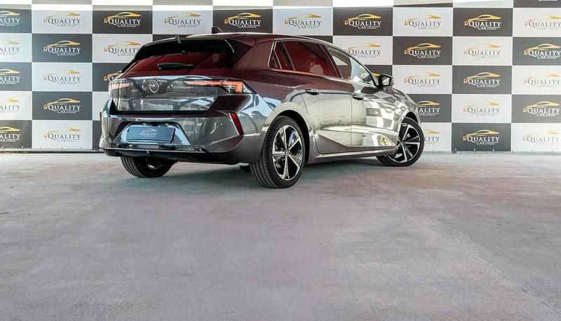 Usado Opel Astra Elegance 131 HP (96 kW) 2023 Cinzento Citadino
