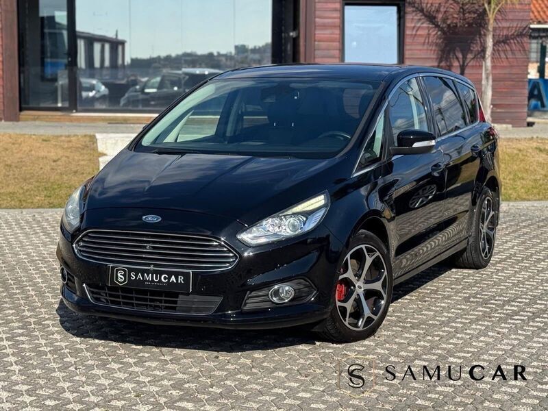 Preto Usado 2016 Ford S-MAX Titanium Monovolume | € 18.990 (Preço justo) - Imagem 1/4