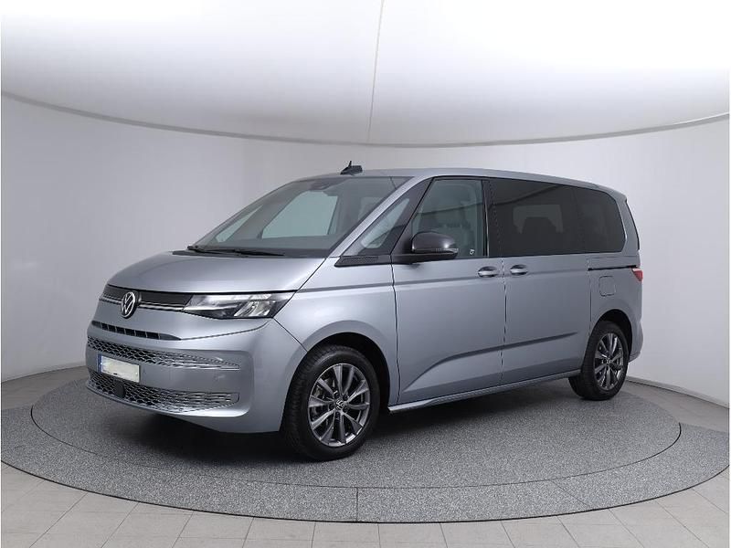 Usado VW Multivan Life 150 HP (110 kW) 2025 Cinzento escuro metalizado Van