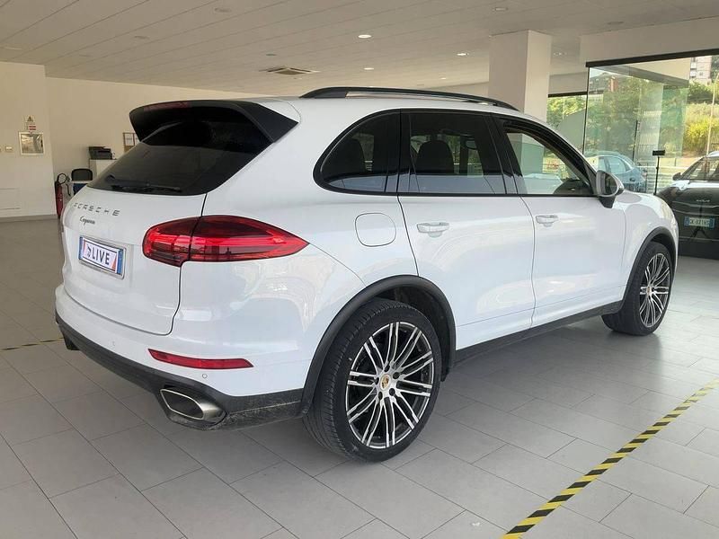 Usado Porsche Cayenne 250 HP (183 kW) 2015 Branco SUV
