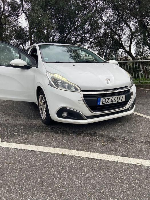 Usado Peugeot 208 90 HP (66 kW) 2016 Citadino