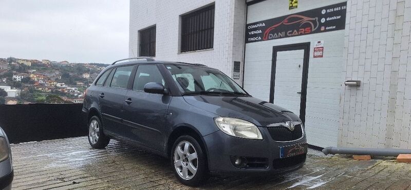 Usado 2009 Skoda Fabia Citadino | € 3.750 (Bom preço) - Imagem 1/4