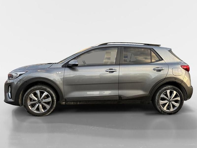 Usado Kia Stonic 84 HP (61 kW) 2024 Preto SUV