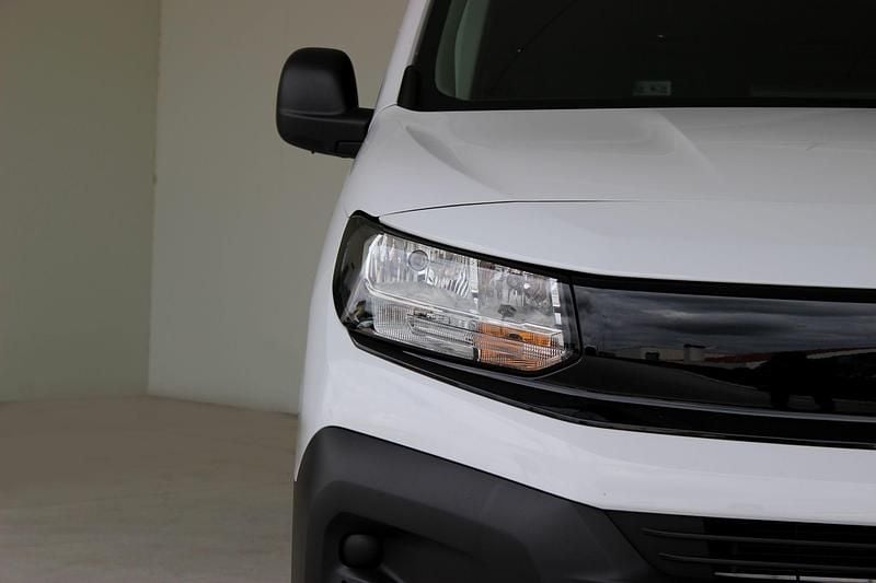 Usado Opel Combo 100 HP (73 kW) 2024 Branco Monovolume