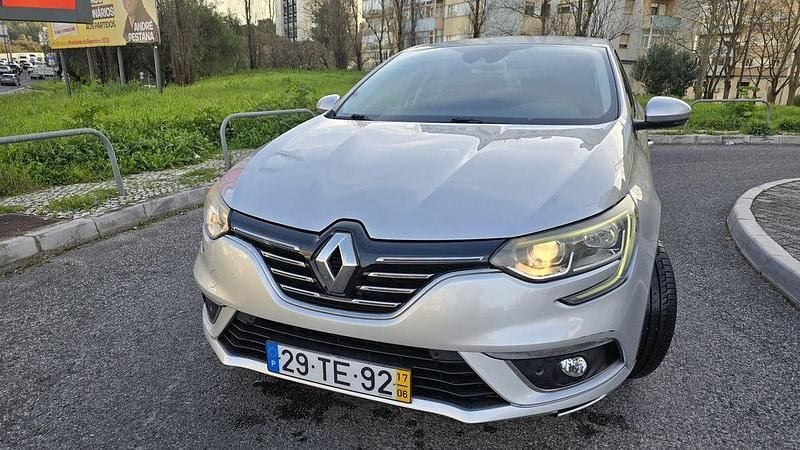 Usado Renault Mégane IV 140 HP (102 kW) 2017 Sedan