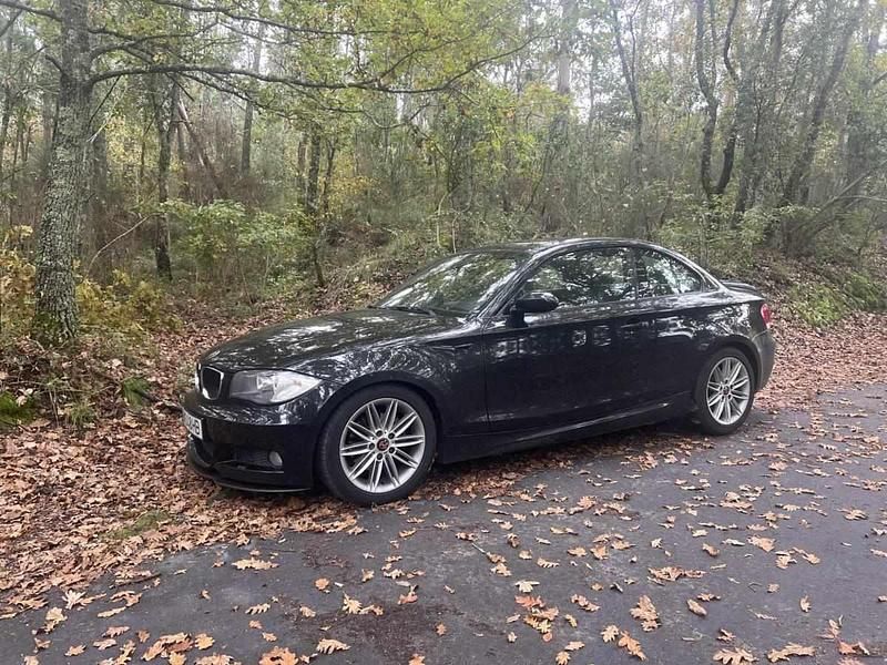 Preto Usado 2010 BMW 120 Citadino | € 15.500 - Imagem 1/4