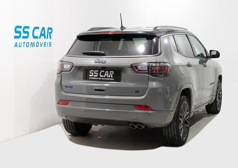 Usado Jeep Compass 240 HP (176 kW) 2021 Cinza SUV