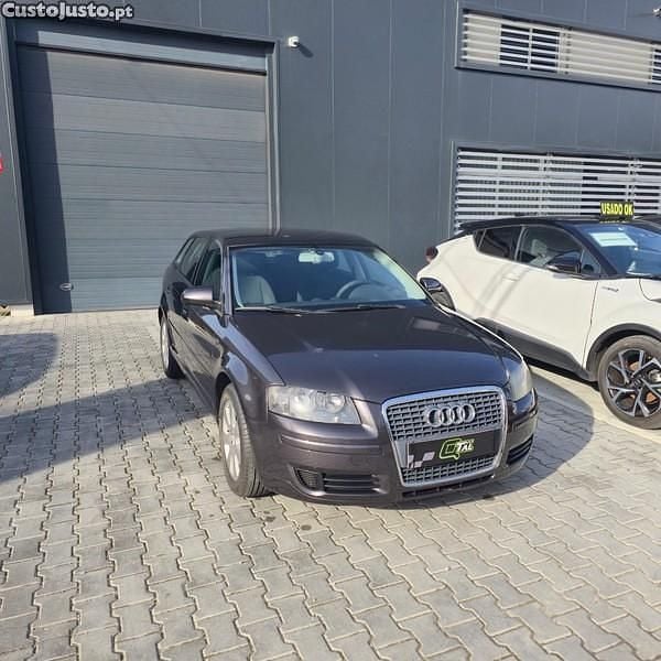 Usado Audi A3 Attraction 100 HP (73 kW) 2005 Cinza Citadino