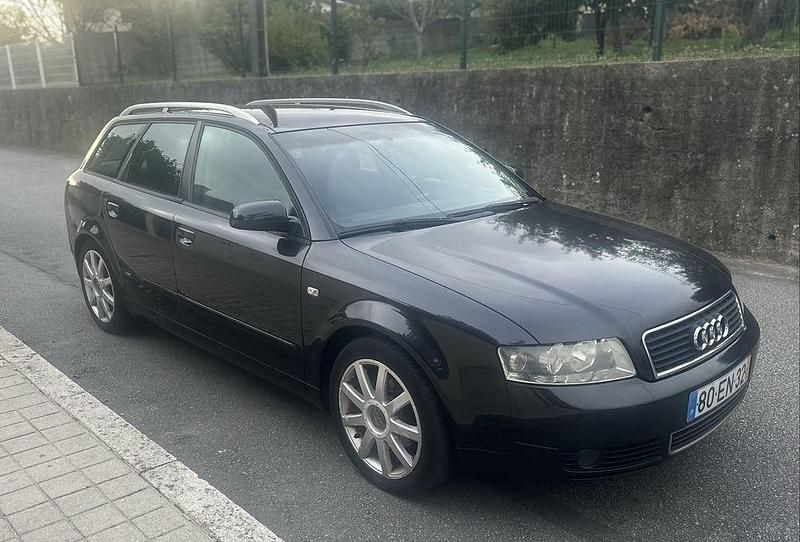 Usado 2004 Audi A4 S-Line Sedan | € 4.250 (Preço justo) - Imagem 1/4