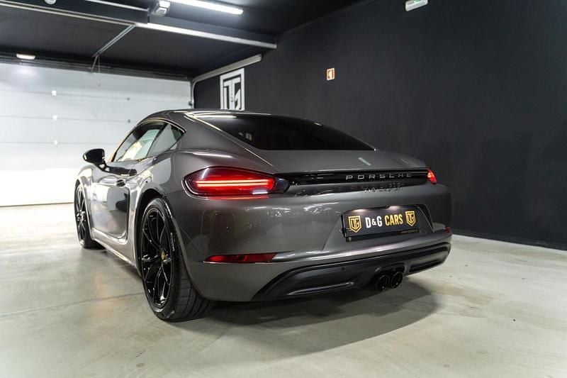 Usado Porsche 718 300 HP (220 kW) 2018 Cinza Coupé