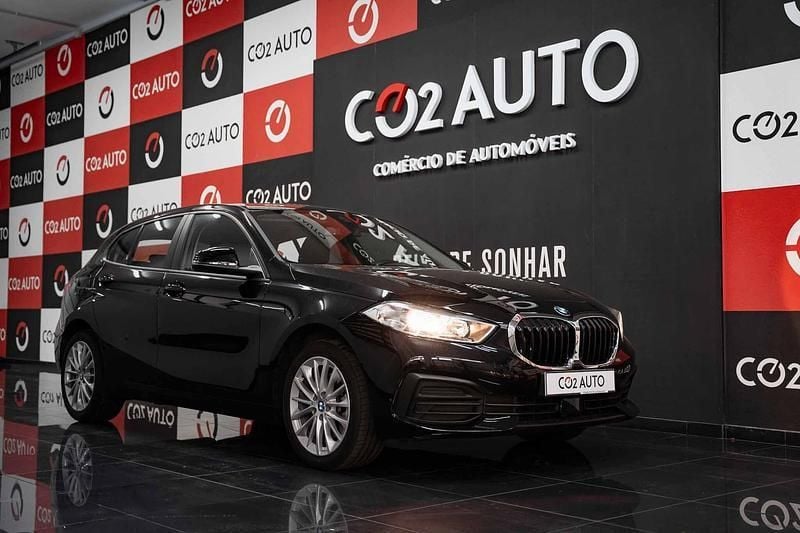 Preto Usado 2023 BMW 116 Citadino | € 26.900 (Bom preço) - Imagem 1/4