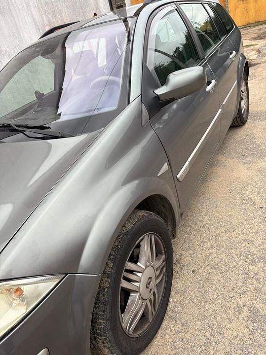 Usado 2004 Renault Mégane II Sedan | € 2.600 (Caro) - Imagem 1/4