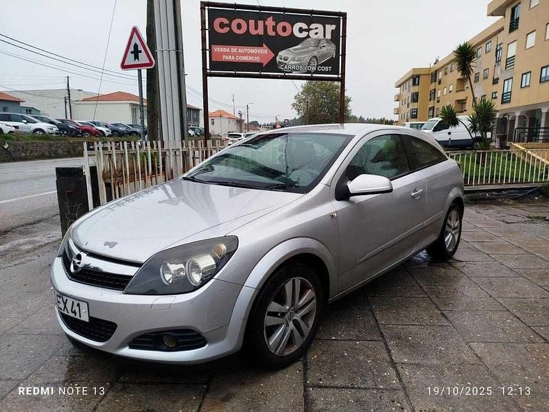 Cinzento Usado 2007 Opel Astra GTC | € 4.299 (Preço elevado) - Imagem 1/4