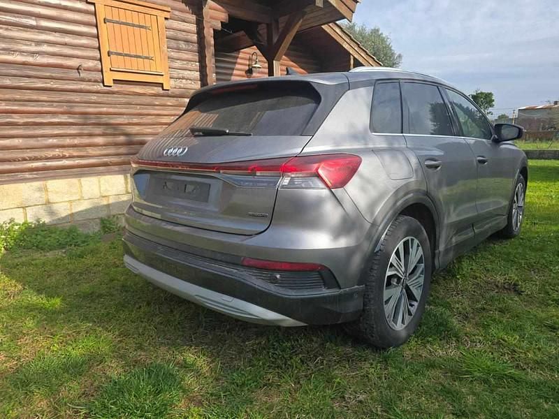 Usado Audi Q4 e-tron Premium 194 kW (265 HP) 2023 Cinzento SUV