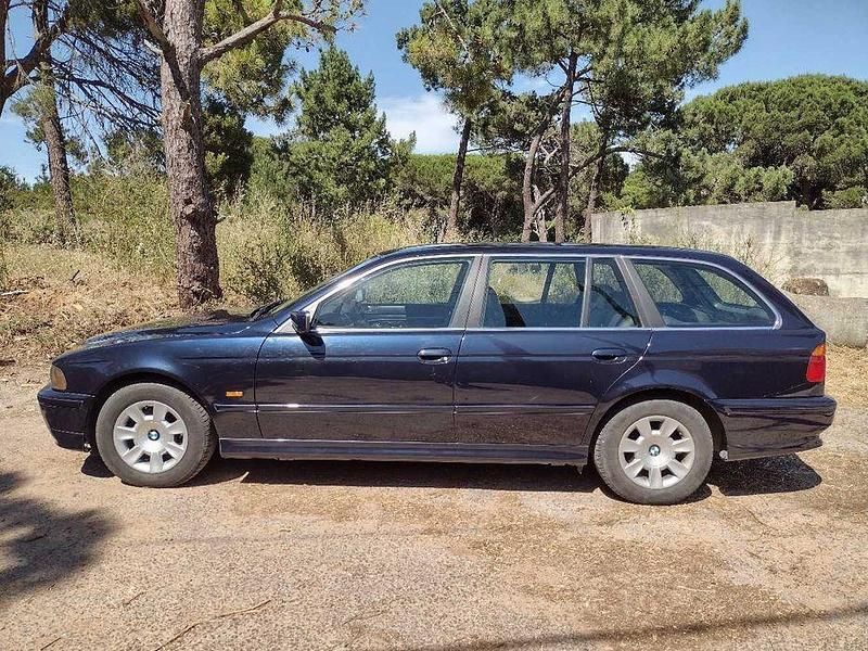 Usado 2001 BMW 520 Sedan | € 3.750 - Imagem 1/4