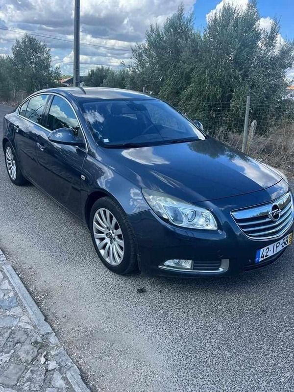 Cinzento Usado 2009 Opel Insignia Cosmo Sedan | € 9.980 (Caro) - Imagem 1/4