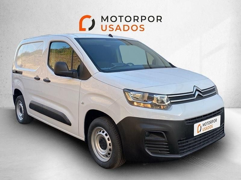 Branco Usado 2023 Citroën Berlingo Feel Monovolume | € 17.500 (Preço justo) - Imagem 1/4