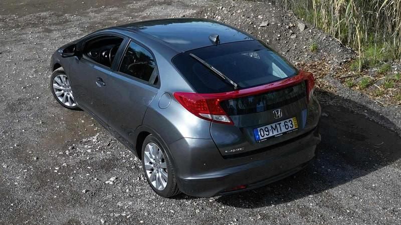 Cinzento Usado 2012 Honda Civic Carrinha | € 11.000 - Imagem 1/4