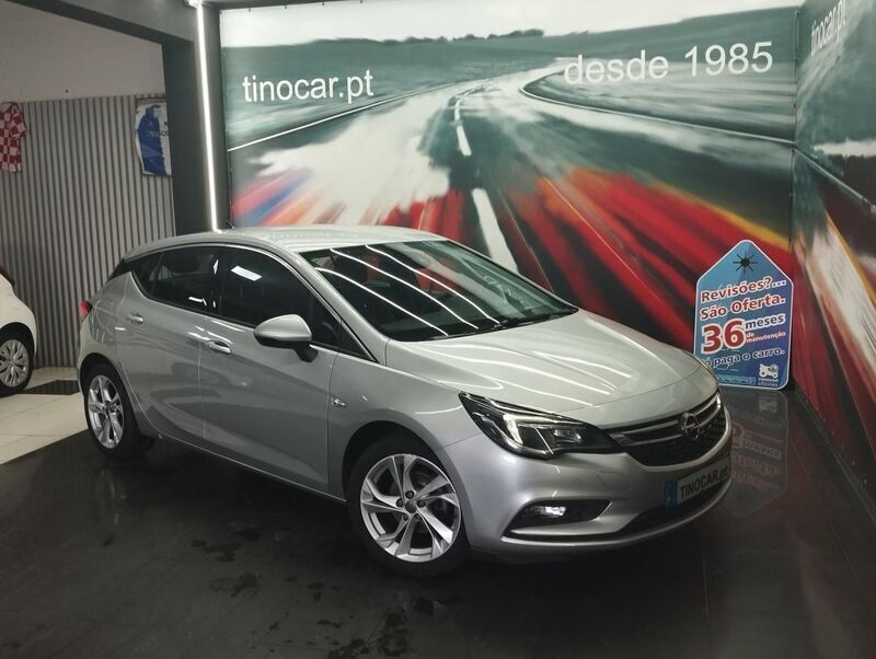 Cinzento Usado 2019 Opel Astra Innovation Citadino | € 13.900 (Preço justo) - Imagem 1/3