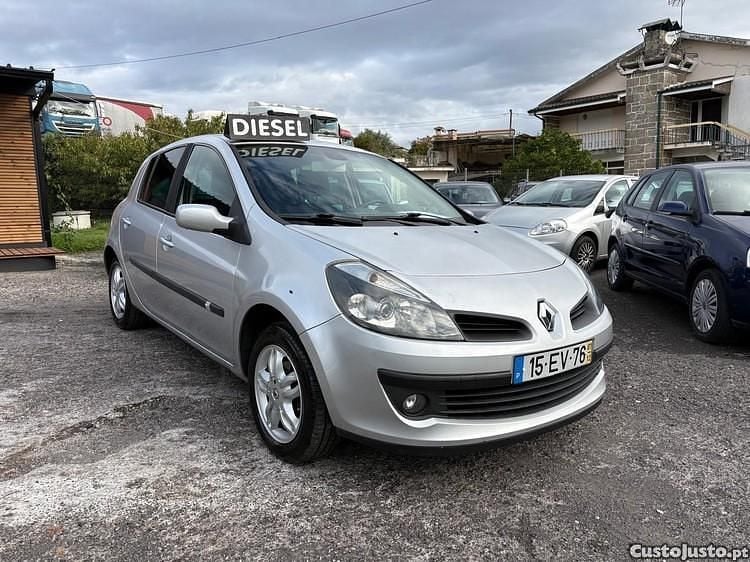 Cinza Usado 2007 Renault Clio II Rip Curl Citadino | € 3.990 (Bom preço) - Imagem 1/1