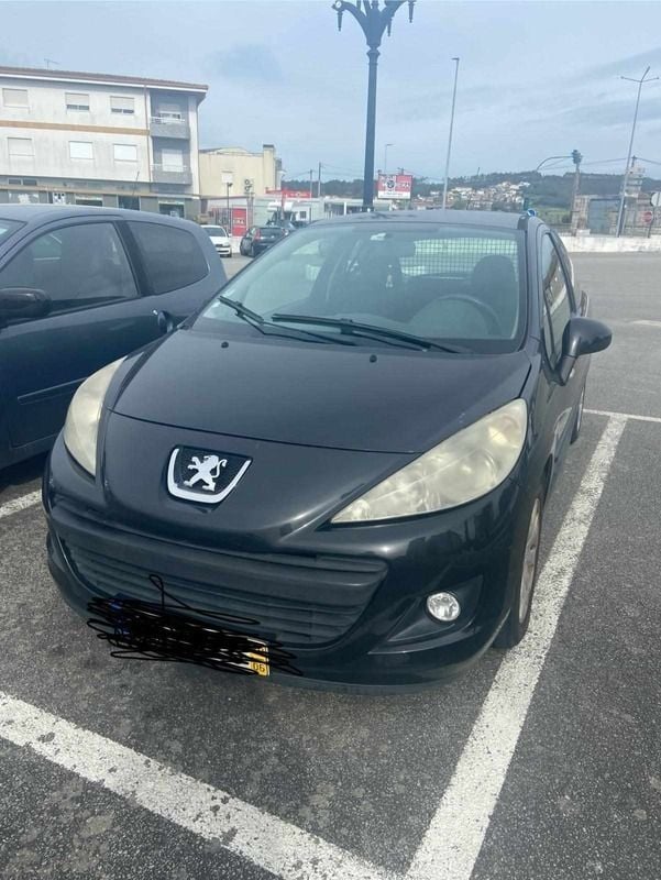 Preto Usado 2010 Peugeot 207 Cabrios | € 5.000 (Preço justo) - Imagem 1/3