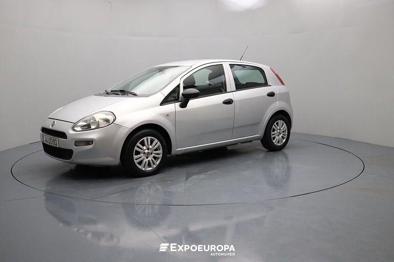 Cinzento Usado 2018 Fiat Grande Punto Citadino | € 10.490 - Imagem 1/4