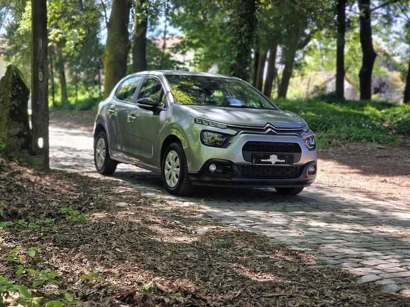 Cinzento Usado 2021 Citroën C3 Feel Citadino | € 12.990 (Preço justo) - Imagem 1/4
