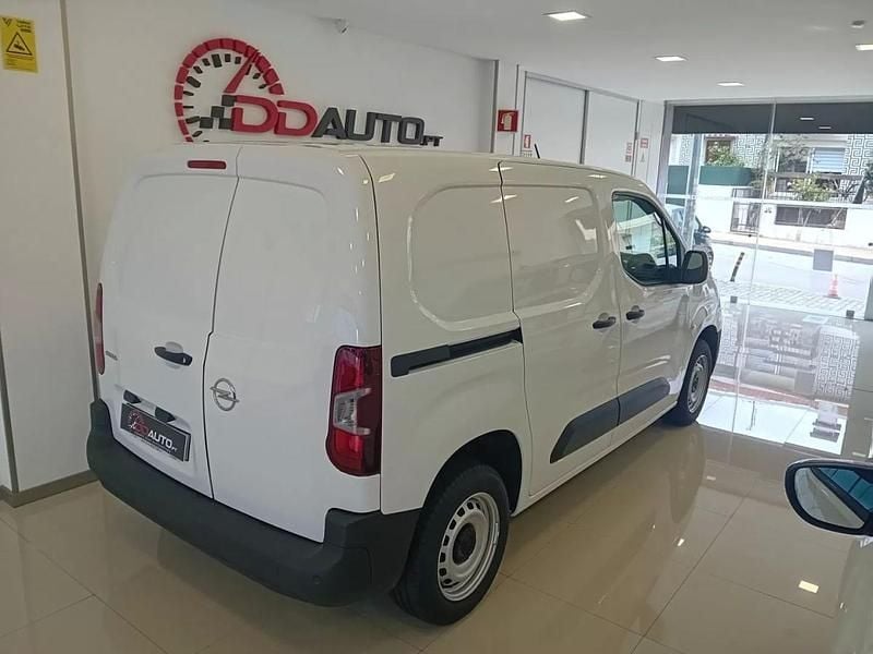Usado Opel Combo Njoy 102 HP (75 kW) 2022 Branco Monovolume