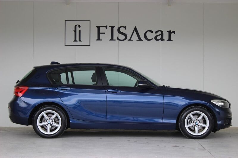 Azul Usado 2018 BMW 116 Advantage Citadino | € 16.400 (Bom preço) - Imagem 1/4