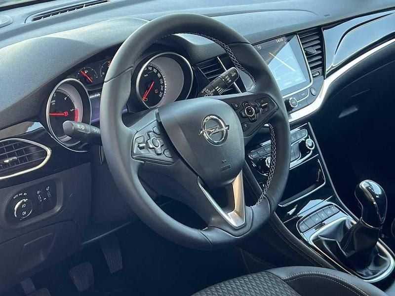 Usado Opel Astra Sport 160 HP (117 kW) 2017 Preto Carrinha