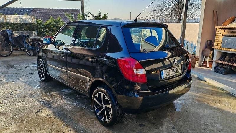 Usado Skoda Fabia 70 HP (51 kW) 2007 Sedan