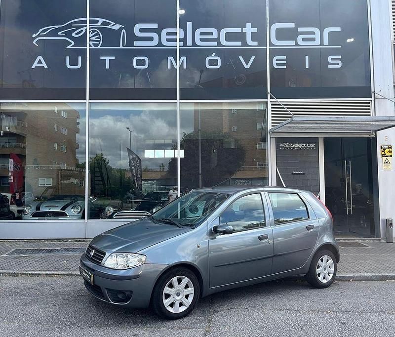 Cinza Usado 2004 Fiat Punto Dynamic Citadino | € 2.450 - Imagem 1/4