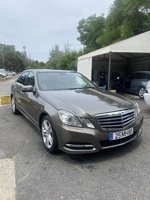 Usado 2011 Mercedes E250 Sedan | € 12.500 - Imagem 1/4
