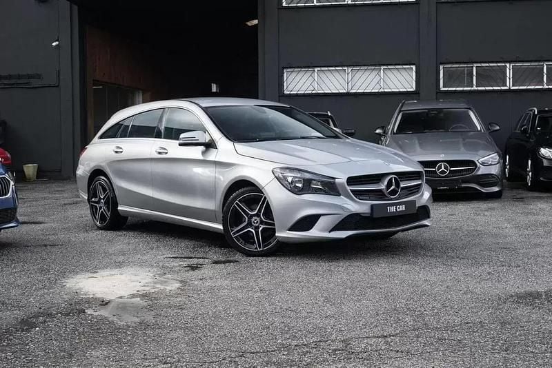 Usado Mercedes CLA180 Shooting Brake 109 HP (80 kW) 2015 Cinza Carrinha