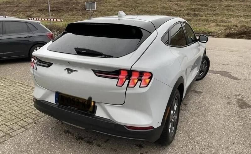 Usado Ford Mustang Mach-E 197 kW (269 HP) 2021 Branco SUV