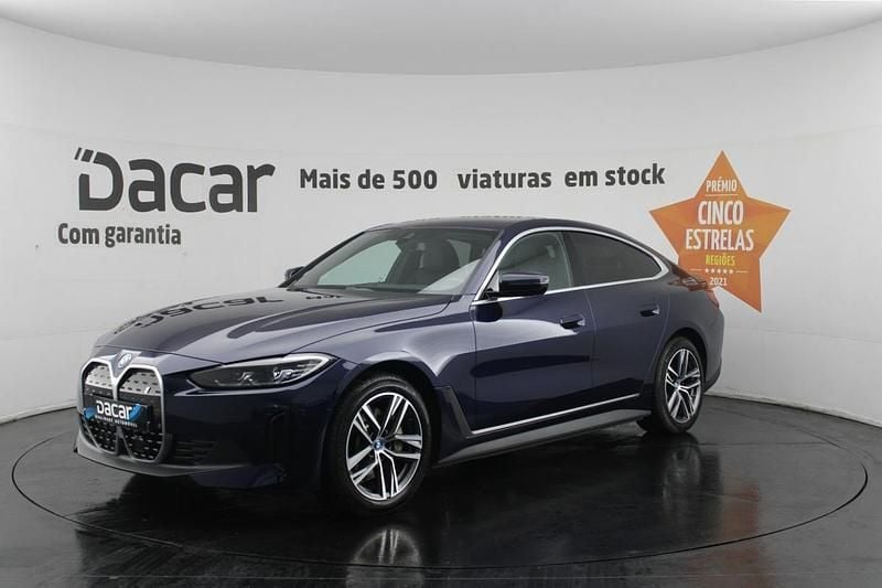 Usado BMW i4 250 kW (340 HP) 2023 Azul Sedan