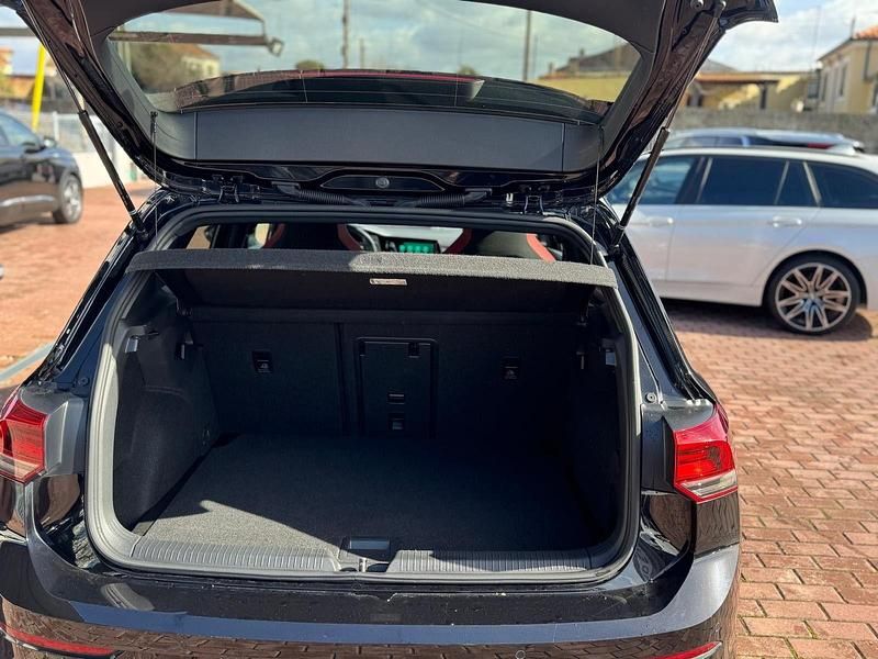 Preto Usado 2022 VW Golf VIII GTI | € 34.900 (Preço justo) - Imagem 1/4