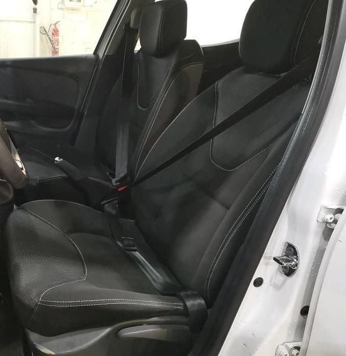 Usado Renault Clio IV Zen 75 HP (55 kW) 2017 Branco