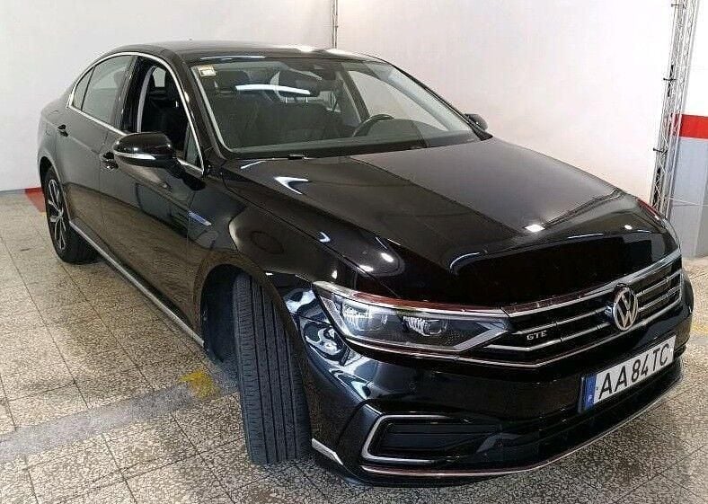 Preto Usado 2020 VW Passat GTE Sedan | € 21.599 (Preço justo) - Imagem 1/4
