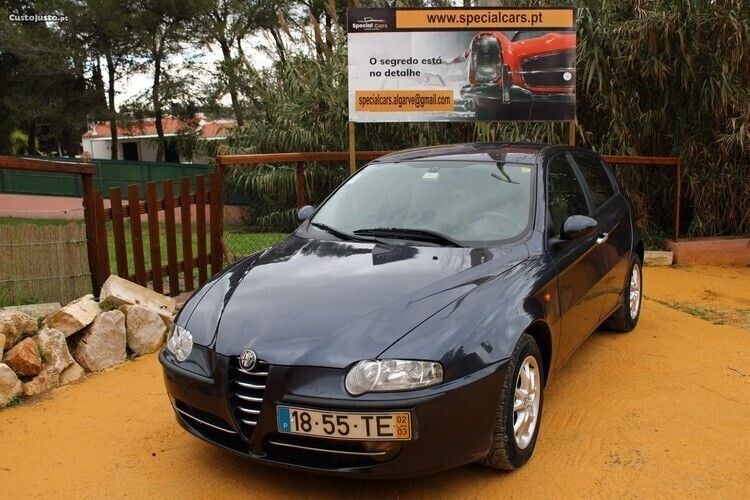 Azul Usado 2002 Alfa Romeo 147 Citadino | € 7.500 - Imagem 1/1