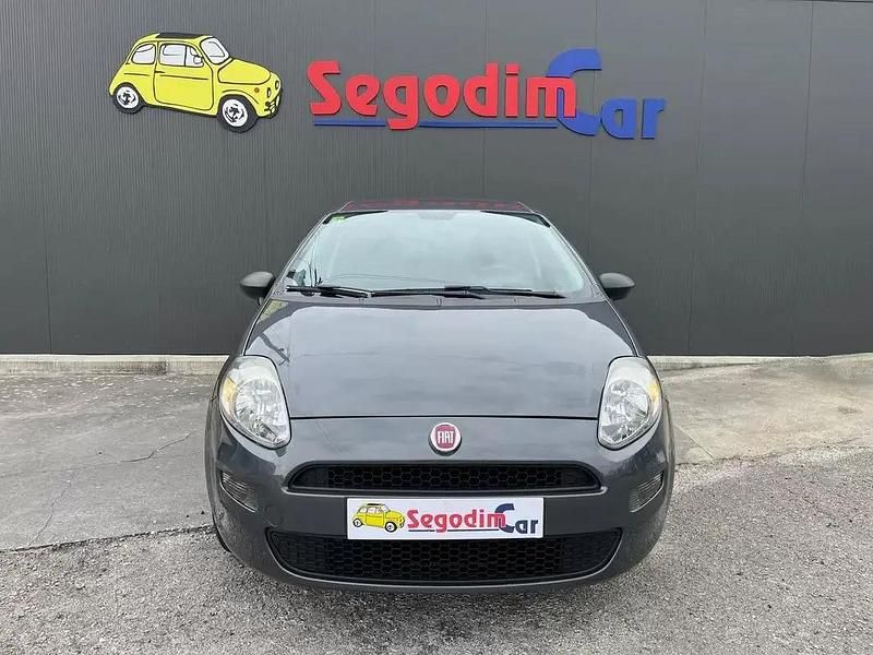 Usado Fiat Punto Easy 69 HP (50 kW) 2017 Cinza Citadino