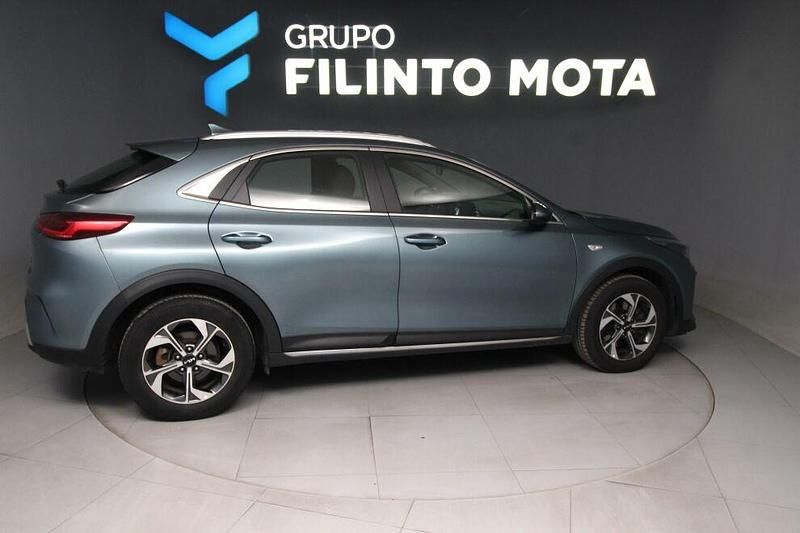 Usado Kia XCeed 120 HP (88 kW) 2023 Cinza SUV