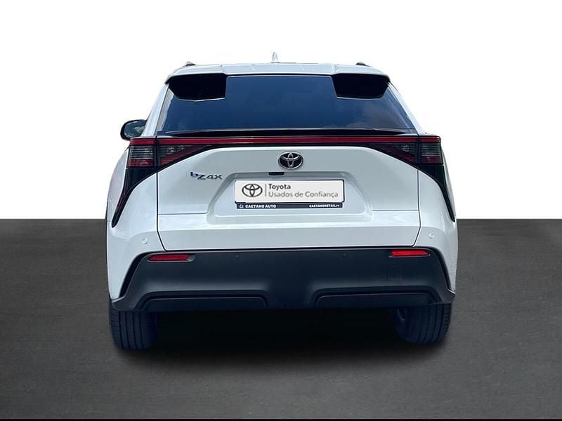 Usado Toyota bZ4X Premium 150 kW (204 HP) 2025 Branco (pintura metalizada especial) SUV