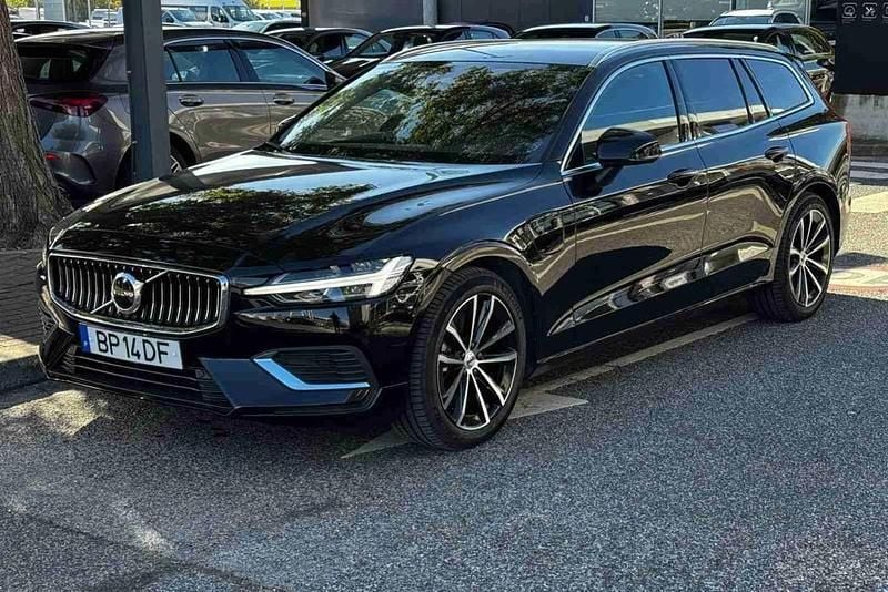 Preto Usado 2024 Volvo V60 Core Carrinha | € 43.490 (Preço elevado) - Imagem 1/4