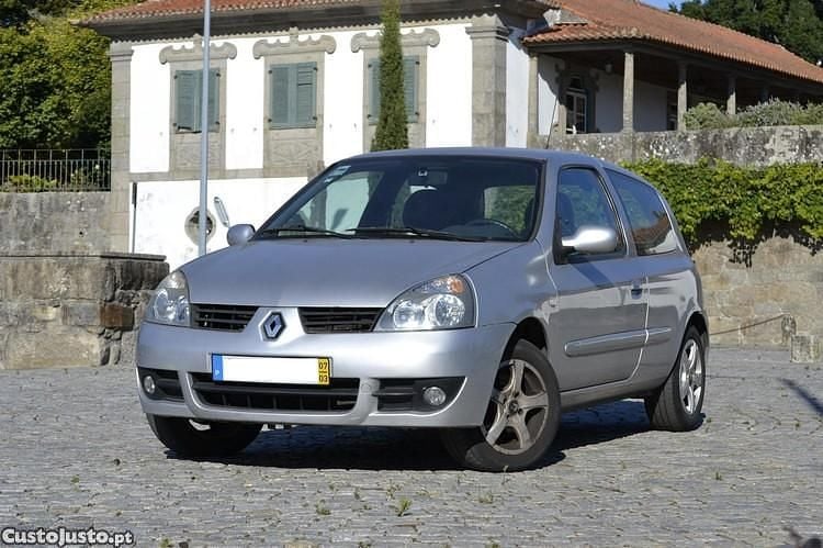 Cinza Usado 2007 Renault Clio II Dynamique Citadino | € 3.750 (Bom preço) - Imagem 1/1