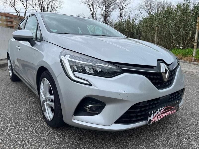 Cinza Usado 2022 Renault Clio V Intens | € 16.900 (Preço justo) - Imagem 1/4