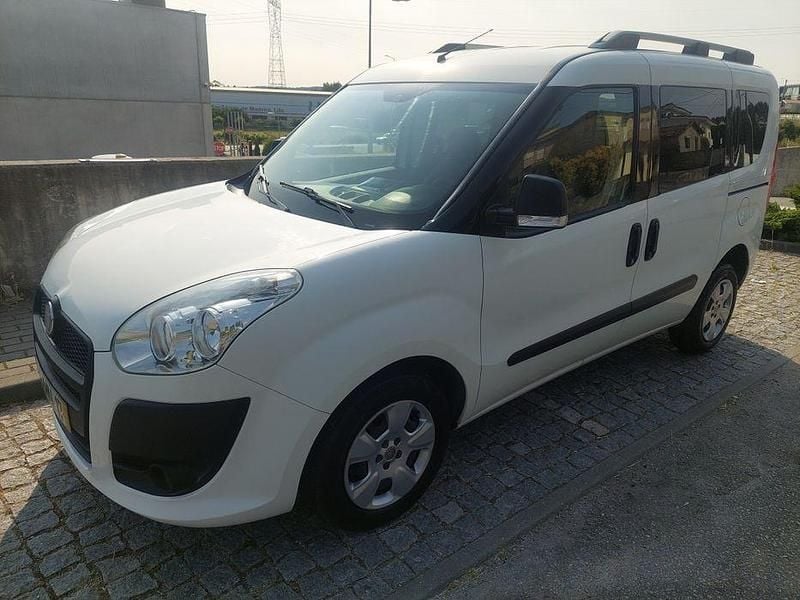 Usado 2011 Fiat Doblò Monovolume | € 5.750 (Preço elevado) - Imagem 1/4