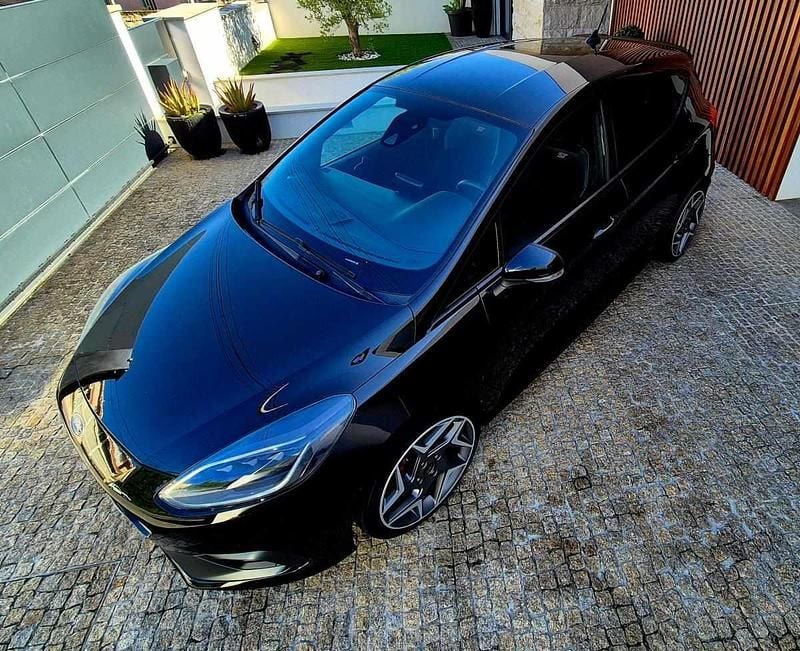 Preto Usado 2019 Ford Fiesta ST Carrinha | € 23.500 - Imagem 1/4